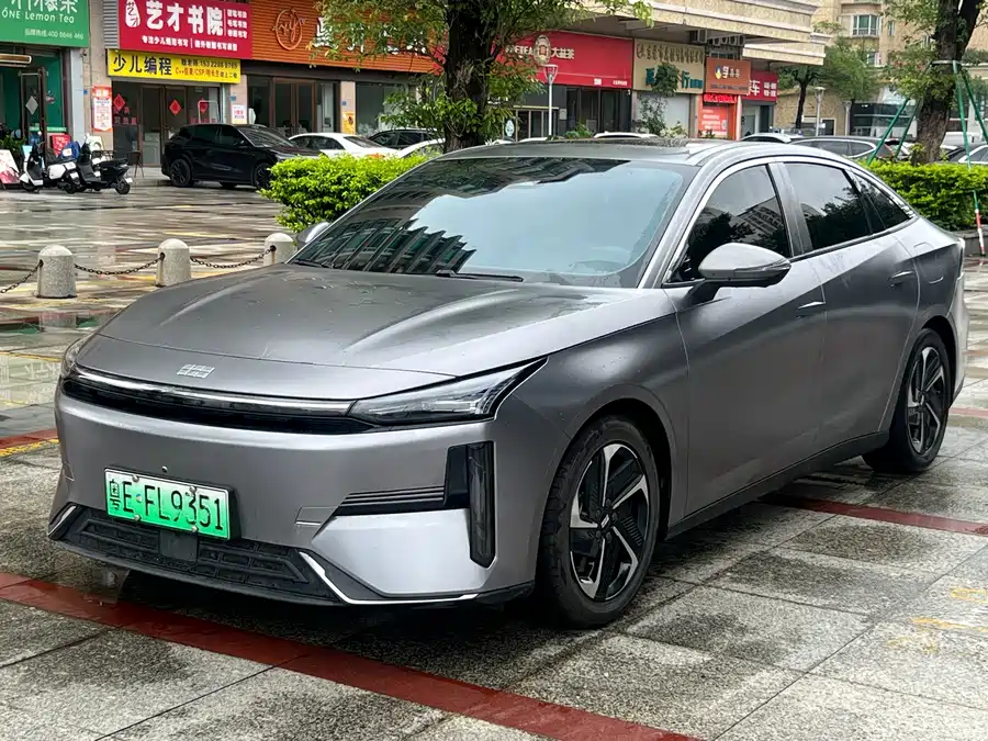 Geely Galaxy L6