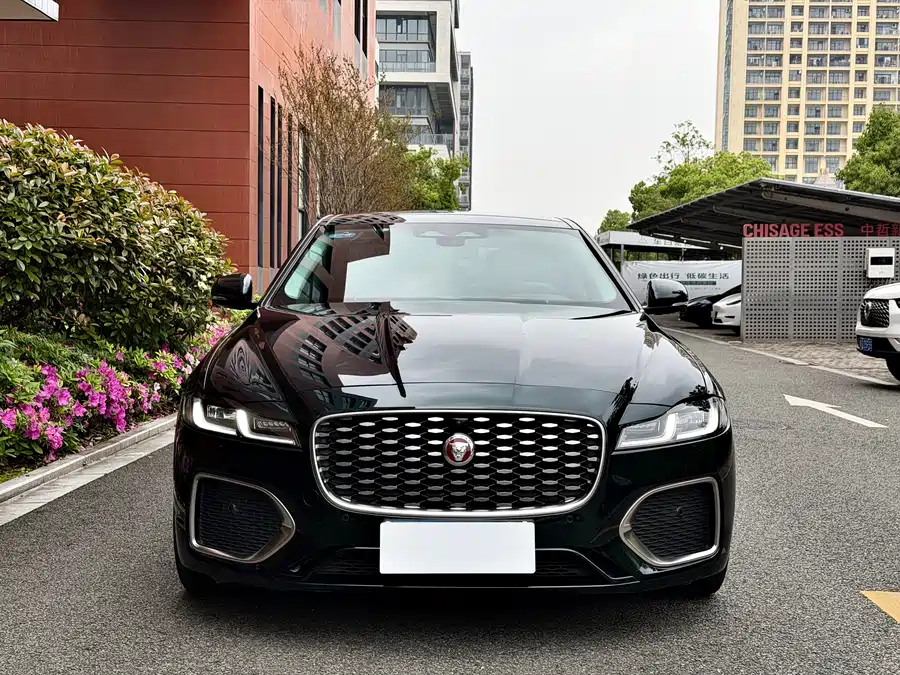 Jaguar XFL