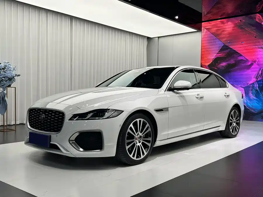 Jaguar XFL
