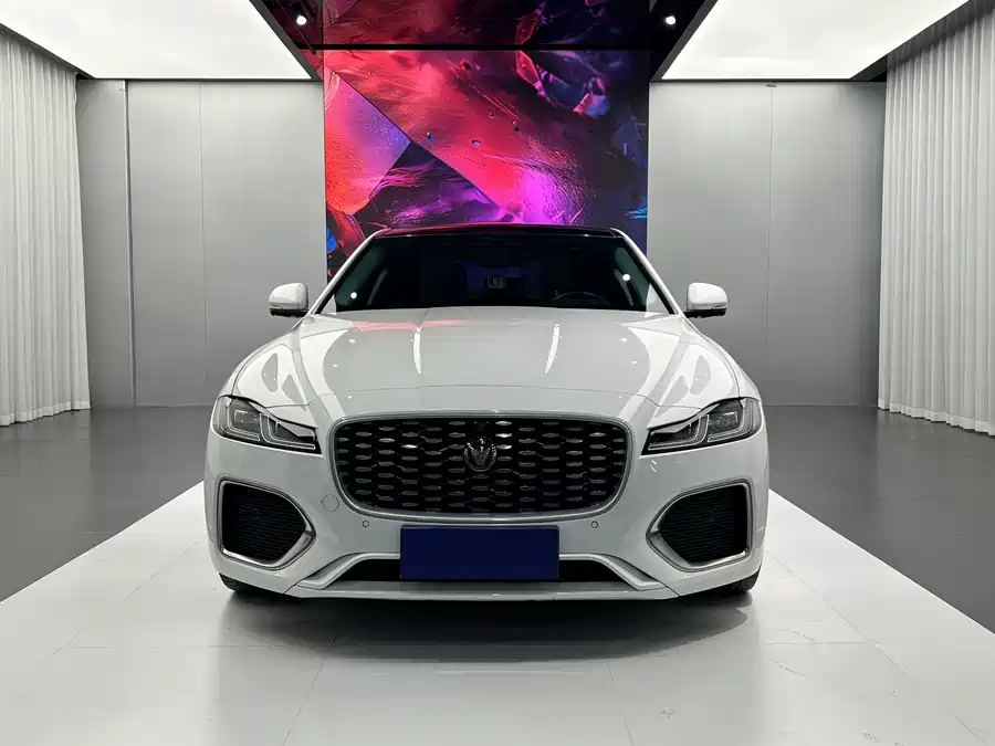 Jaguar XFL