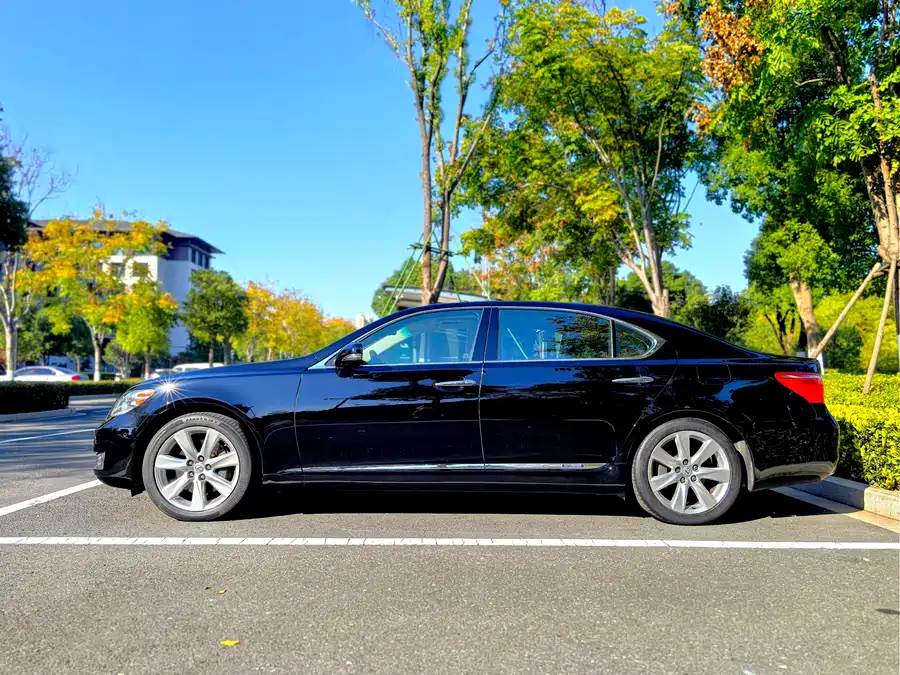 Lexus LS