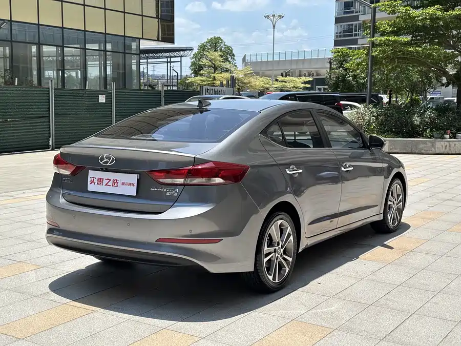 Hyundai elantra