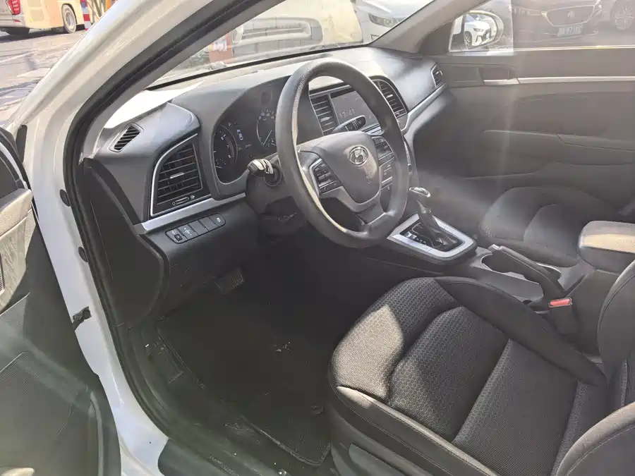 Hyundai elantra