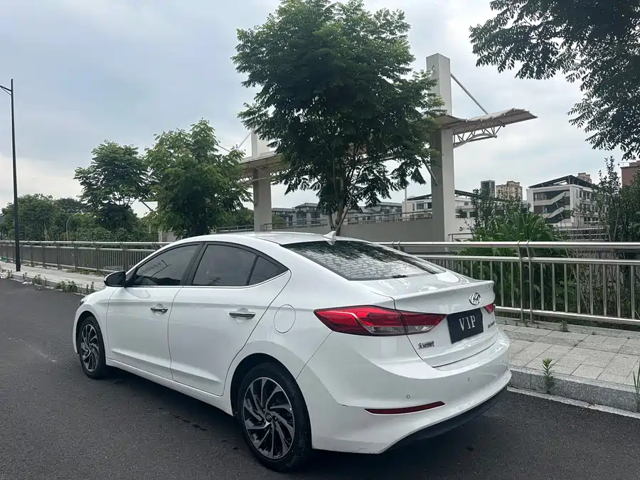 Hyundai elantra