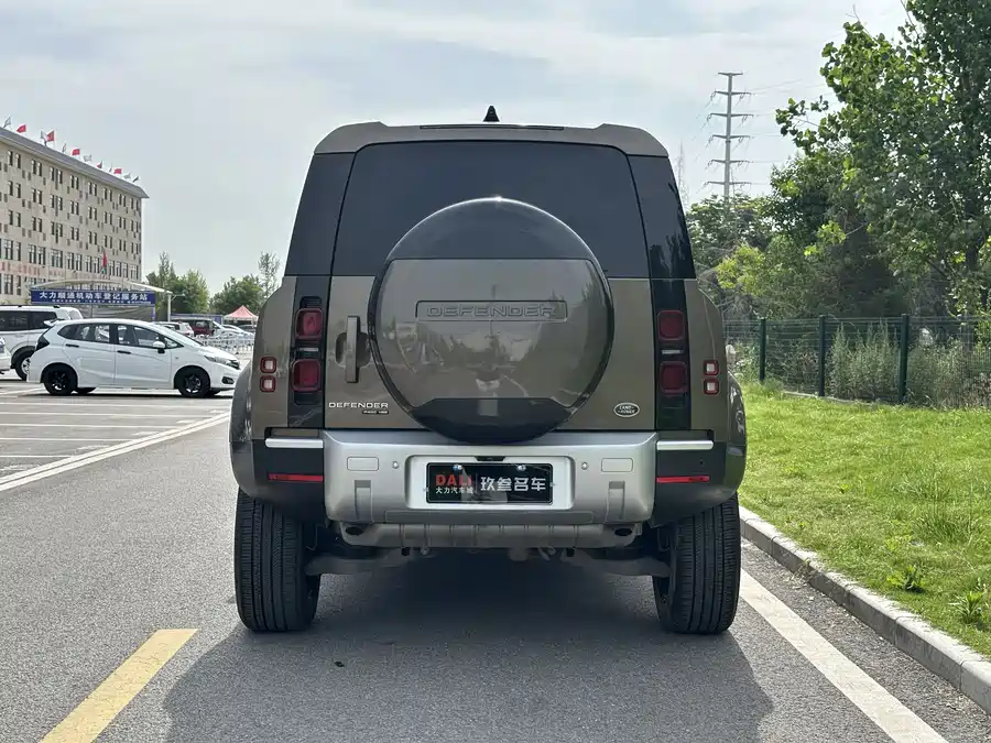 Land Rover guard