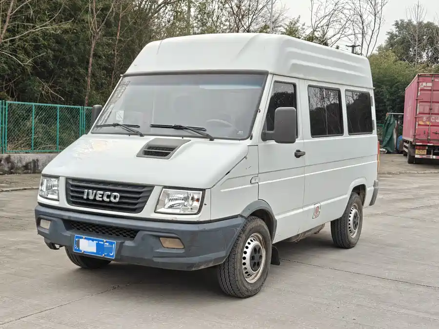 Iveco proud
