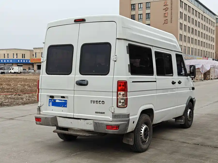 Iveco proud
