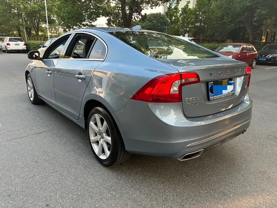Volvo S60