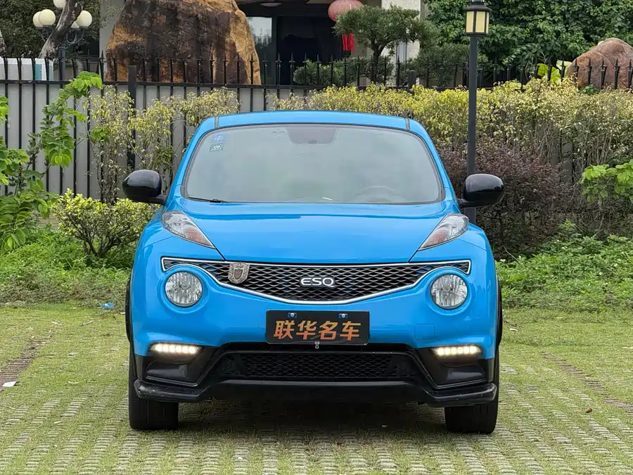 Infiniti ESQ
