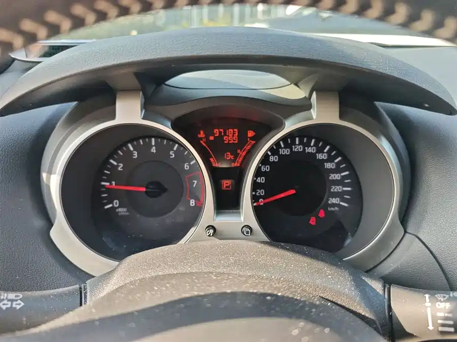 Infiniti ESQ
