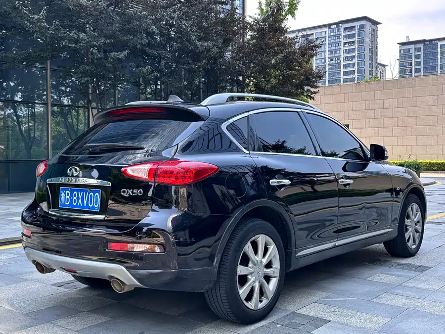 Infiniti QX50