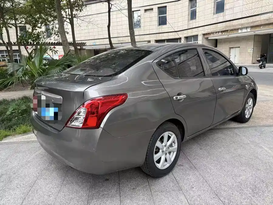 Nissan Sunny