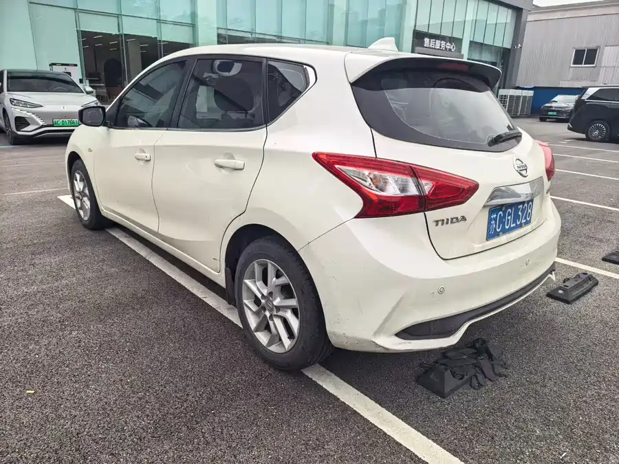 Nissan Tiida