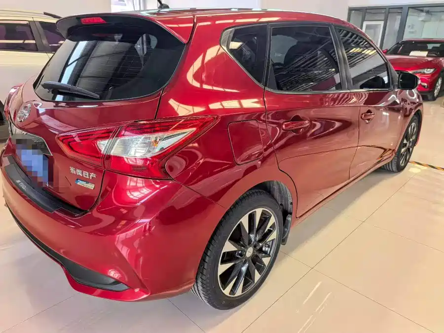 Nissan Tiida