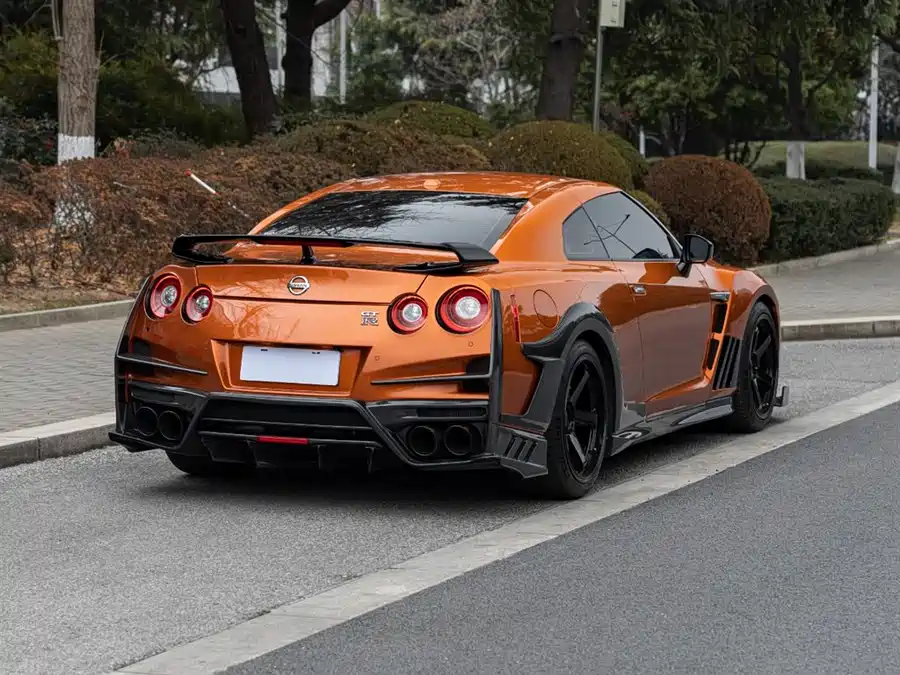 Nissan GT-R