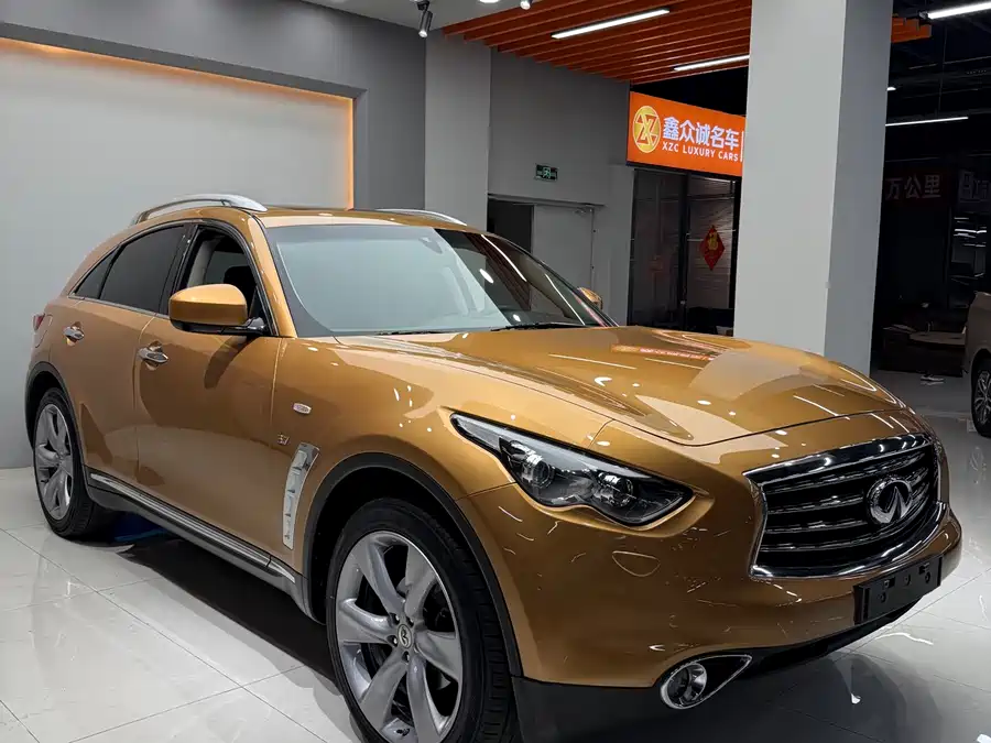 Infiniti QX70