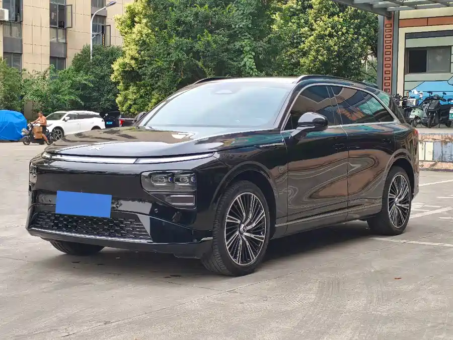 Xpeng G9