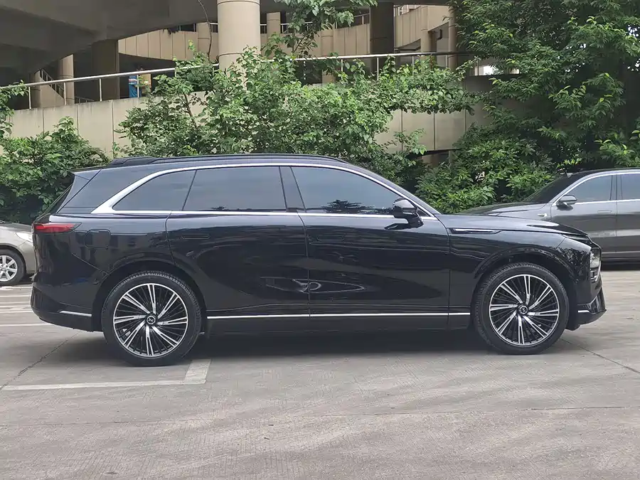Xpeng G9