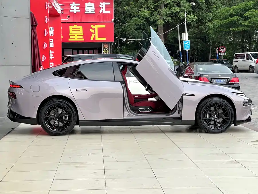 Xpeng P7