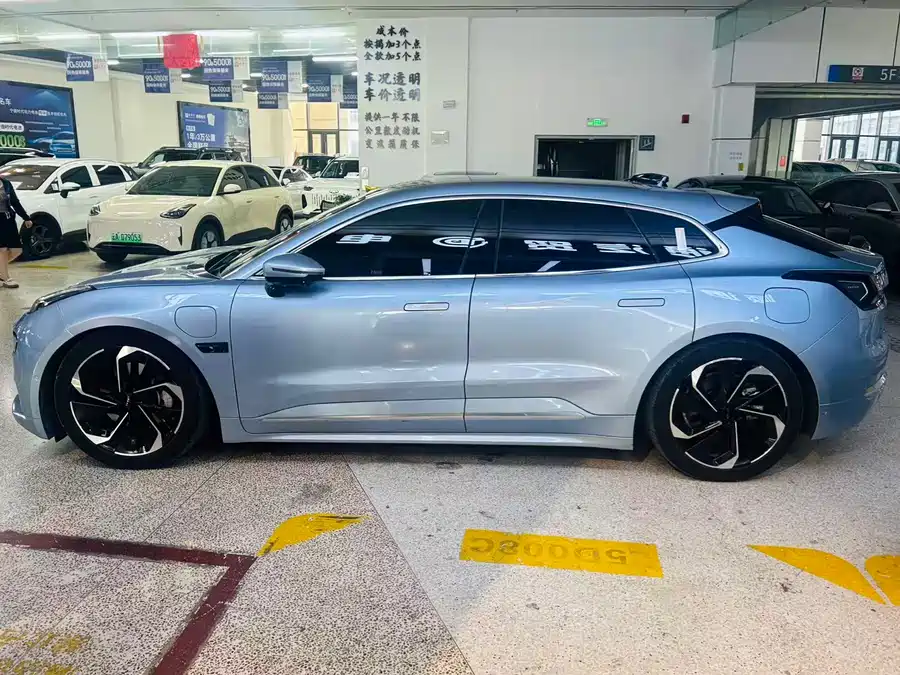 Zeekr 001