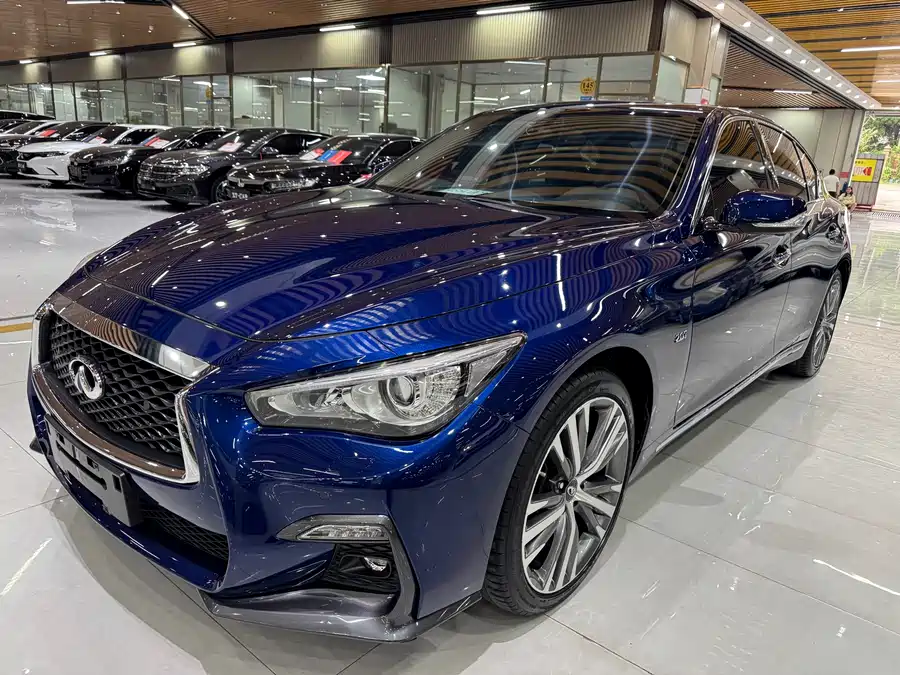 Infiniti Q50L