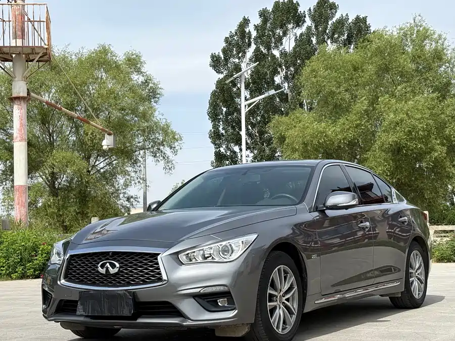 Infiniti Q50L