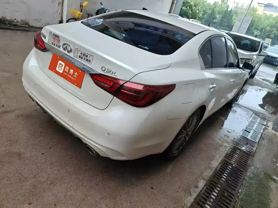 Infiniti Q50L
