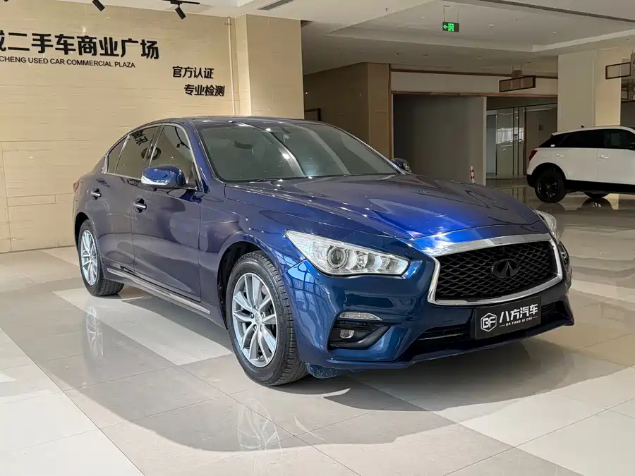 Infiniti Q50L