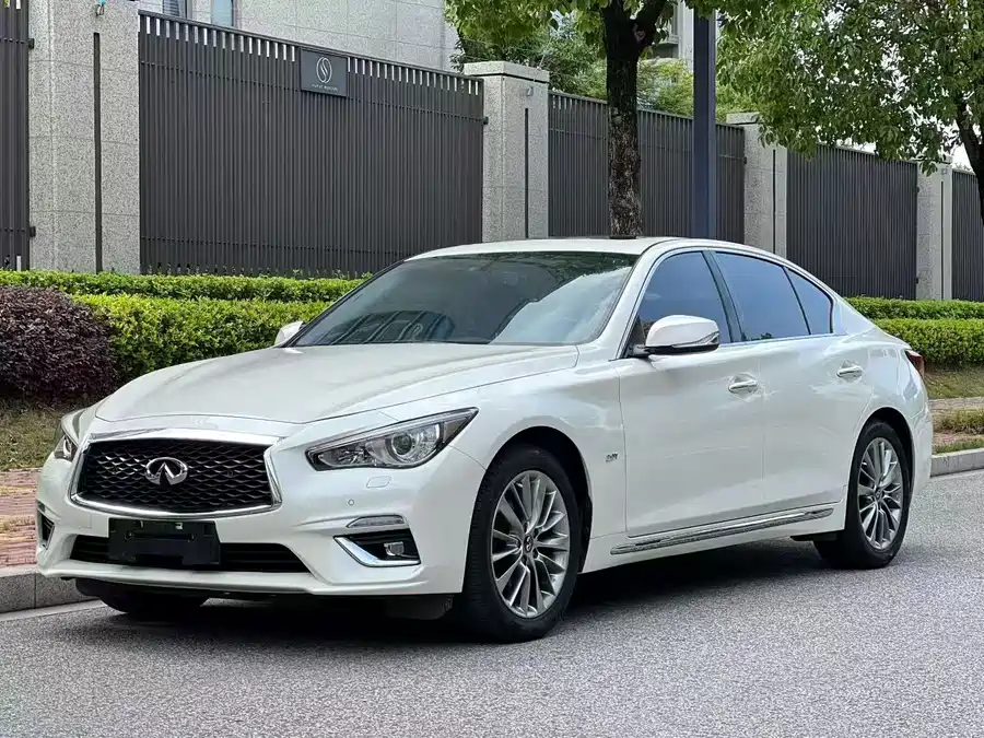 Infiniti Q50L