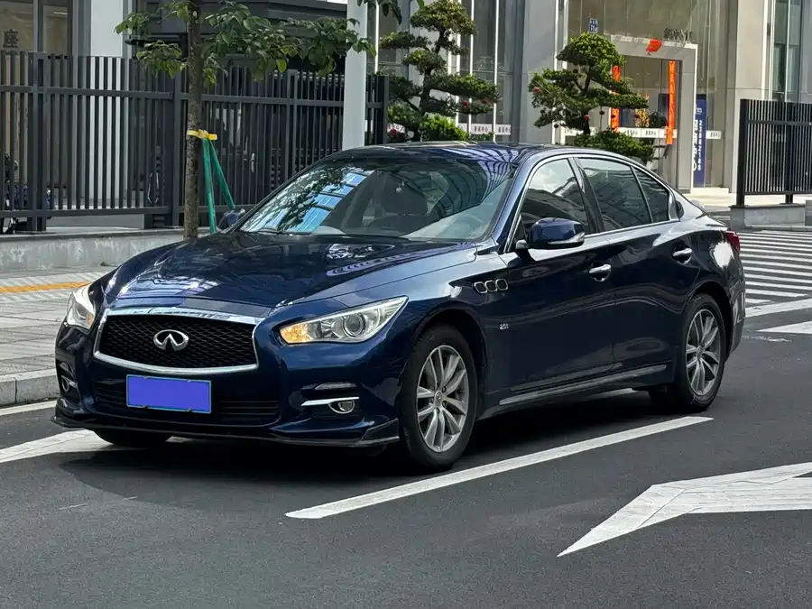 Infiniti Q50L