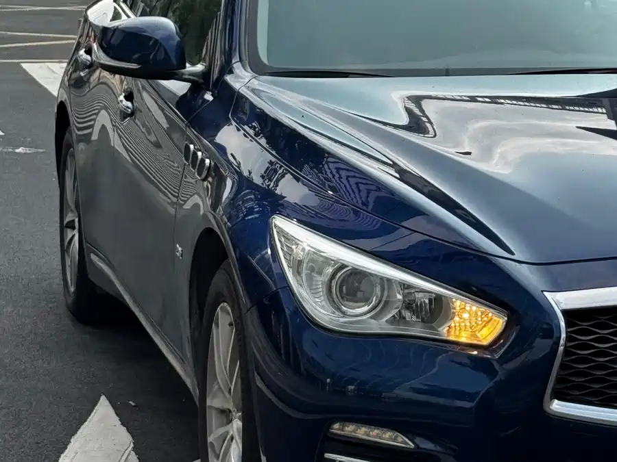 Infiniti Q50L