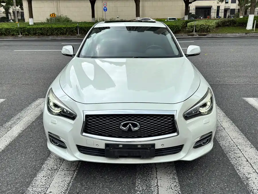 Infiniti Q50L