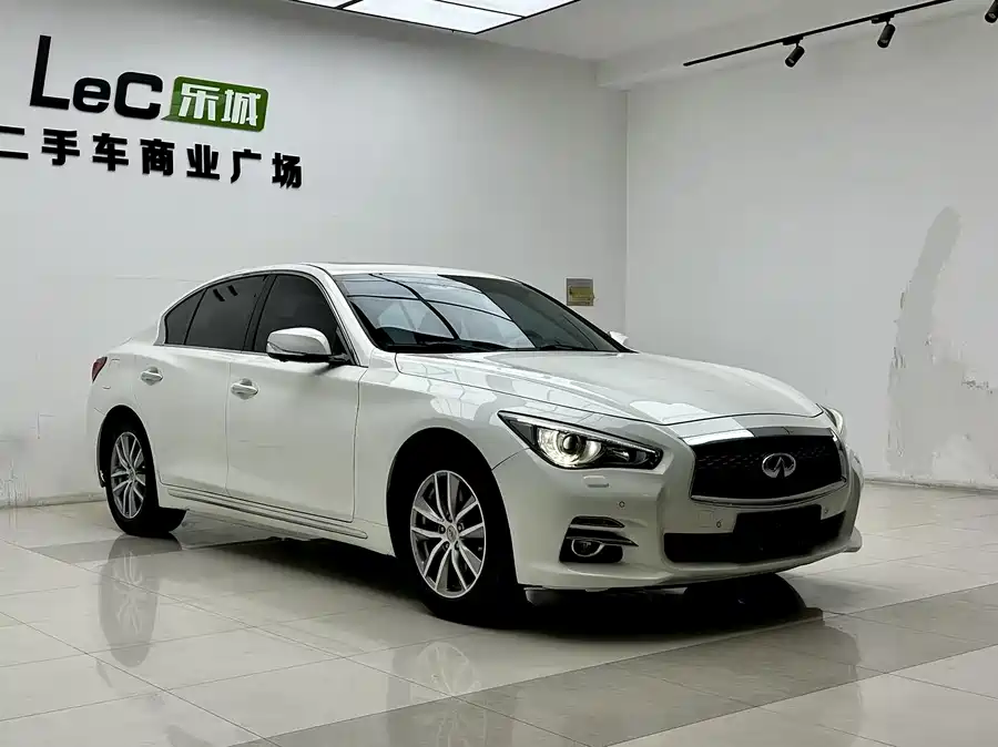 Infiniti Q50L