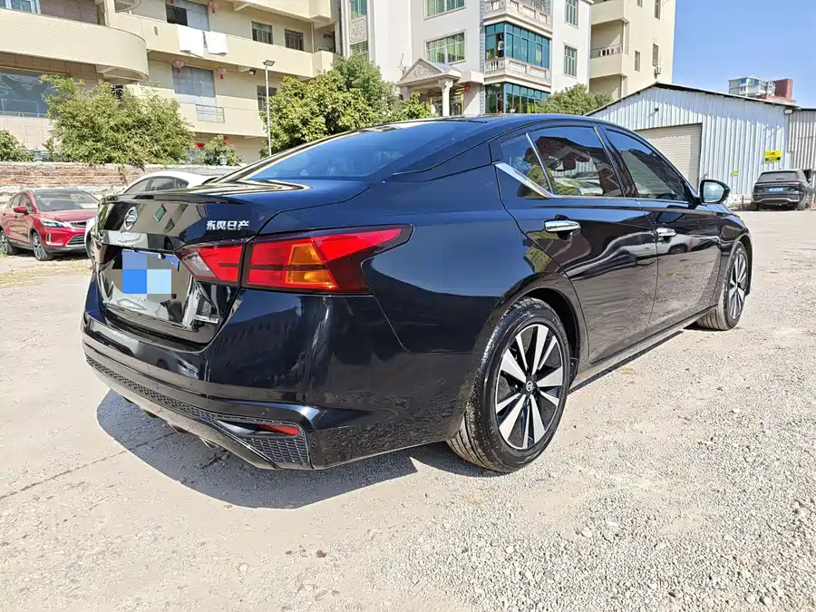 Nissan Teana