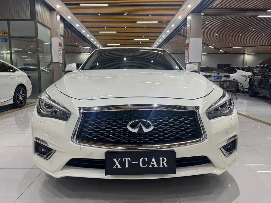 Infiniti Q50L