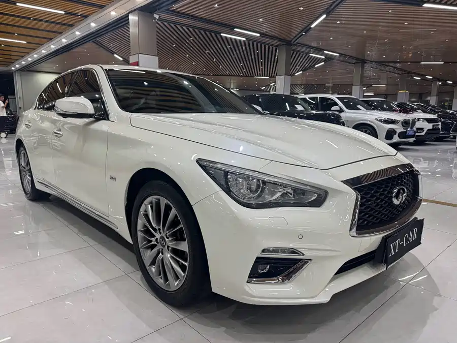 Infiniti Q50L