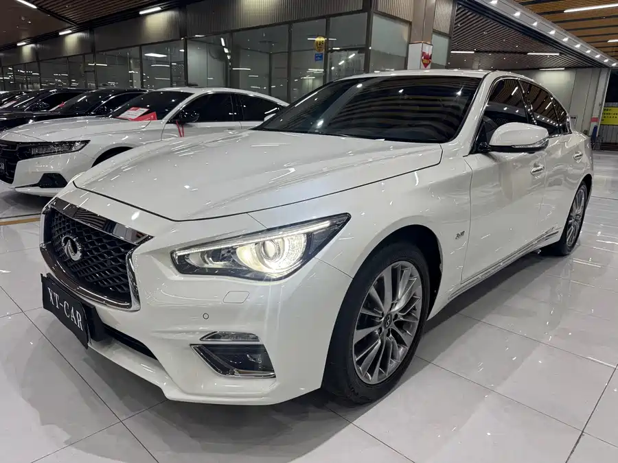 Infiniti Q50L