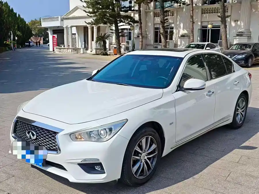 Infiniti Q50L