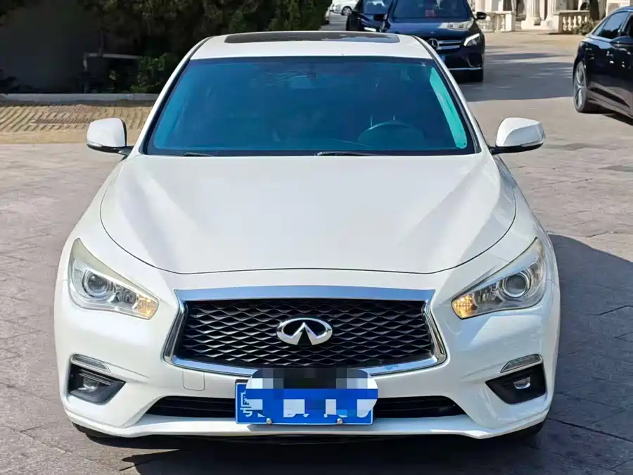 Infiniti Q50L