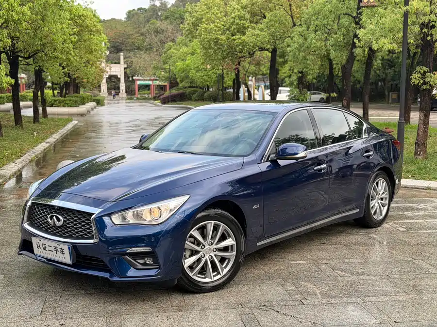 Infiniti Q50L