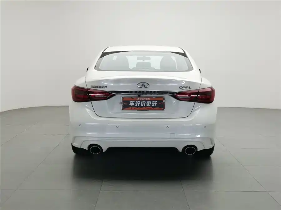 Infiniti Q50L