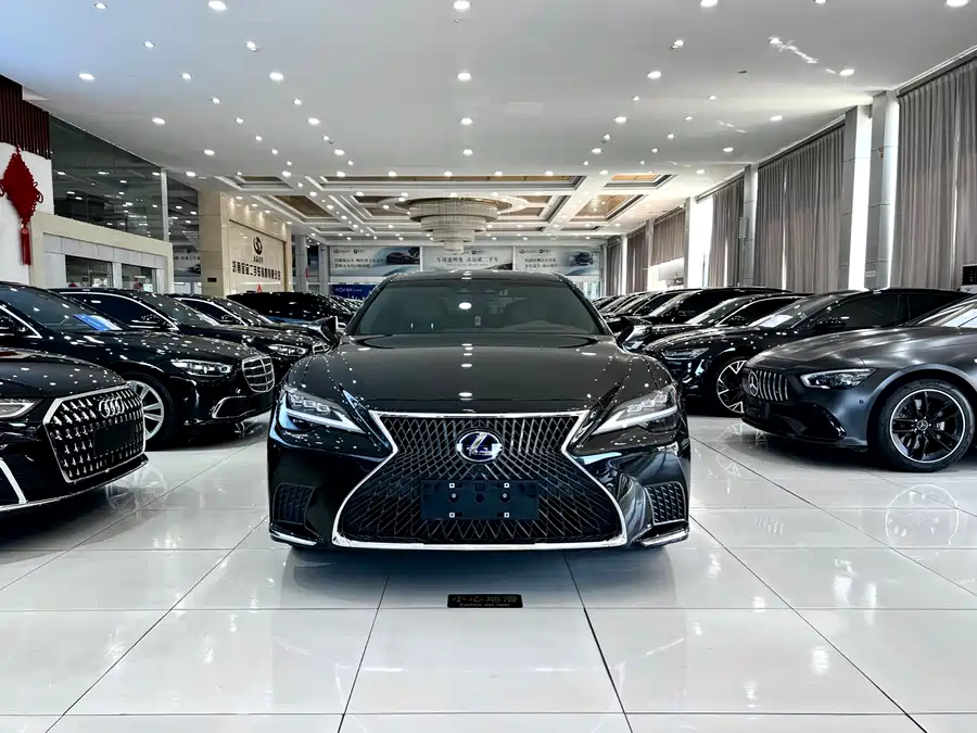 Lexus LS