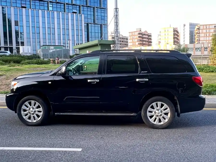 Toyota Sequoia