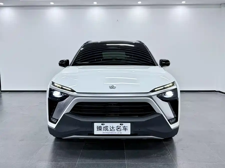 NIO ES8