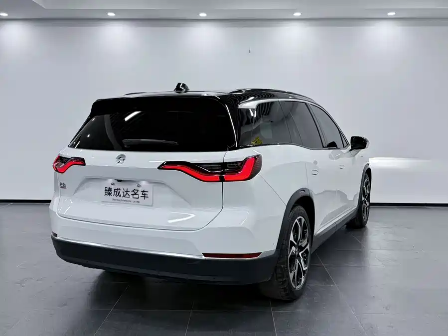 NIO ES8