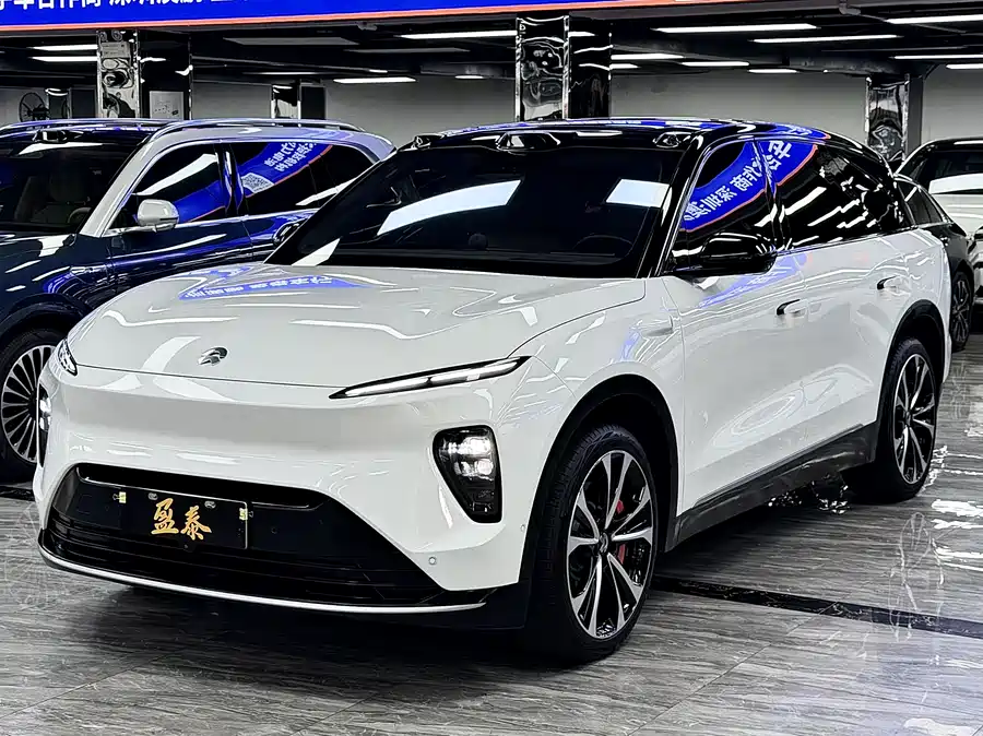 NIO ES8