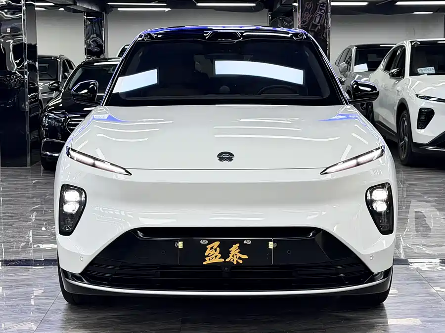 NIO ES8