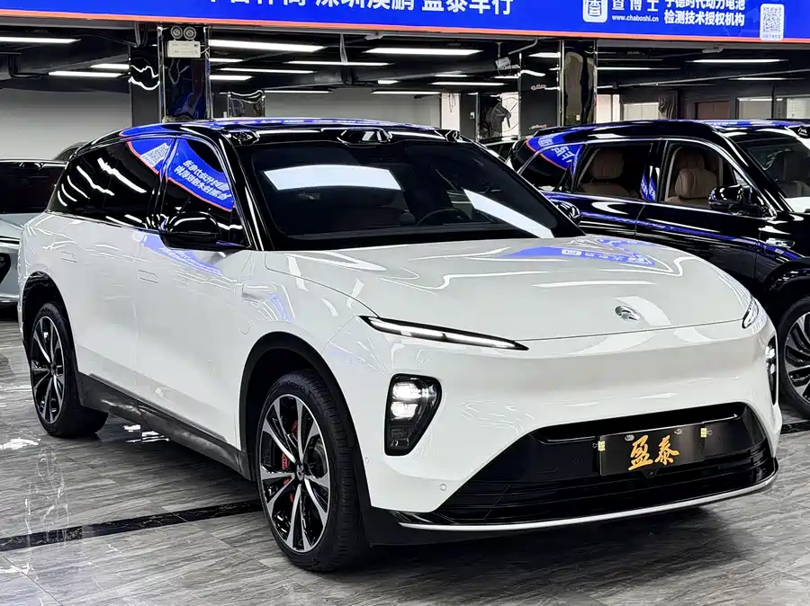 NIO ES8