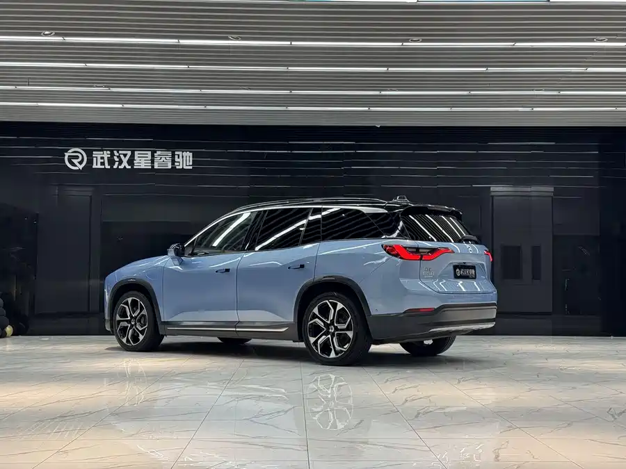 NIO ES8