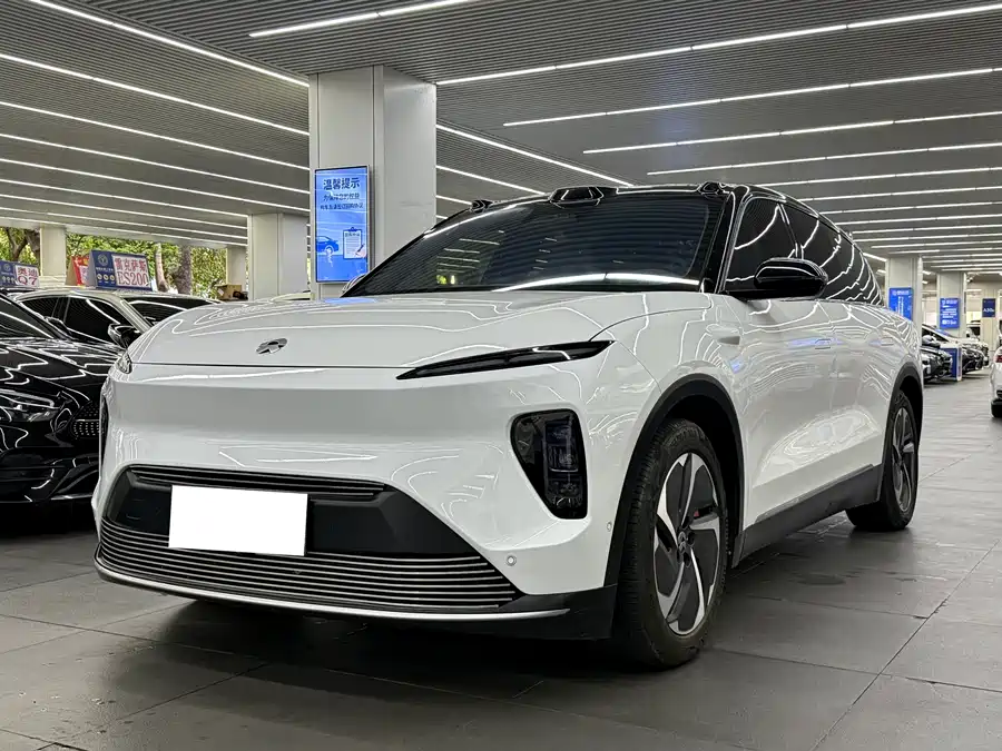 NIO ES8